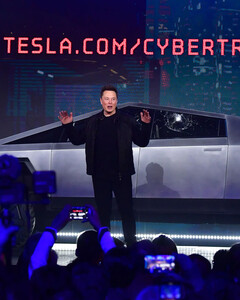 Tesla начинает производство Cybertruck. Наконец-то