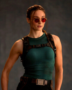 Съёмки перезапуска «Лары Крофт» приостановили из-за травмы Софи Тёрнер