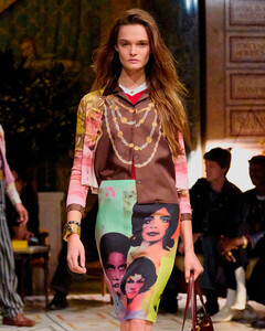 Первый не-Версаче у руля: встречаем дебютное шоу Дарио Витале для Versace