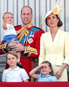 Почему дети принца Уильяма и Кейт Миддлтон страдают из-за ухода Сассекских из королевской семьи?