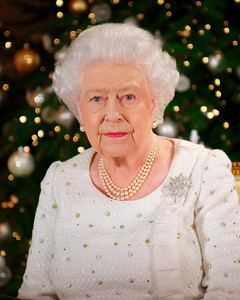 Королева Елизавета II изменила рождественские планы