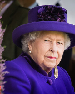 Британцы негодуют: королева скрывает истинные размеры своего состояния
