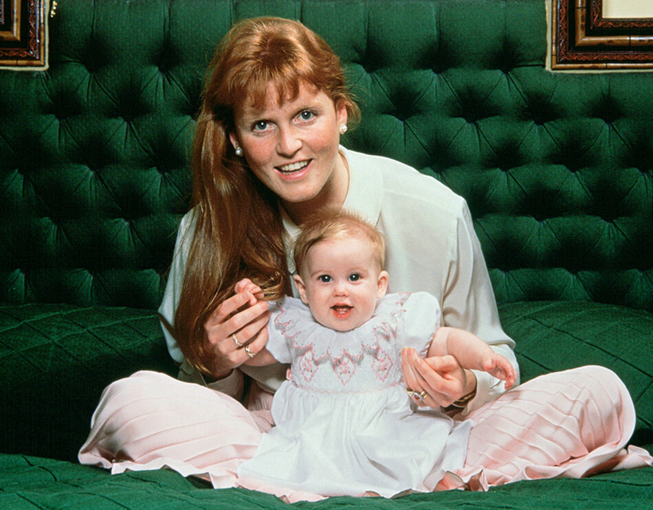 Принцесса Беатрис с матерью герцогиней Йоркской, ​​1989