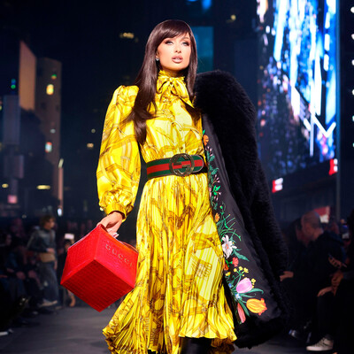 Gucci Resort 2027: Демна превратил таймс-сквер в гигантскую инсталляцию