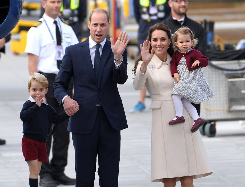 Принц Уильям и&nbsp;Кейт Миддлтон с детьми принцем Джорджем и принцессой Шарлоттой