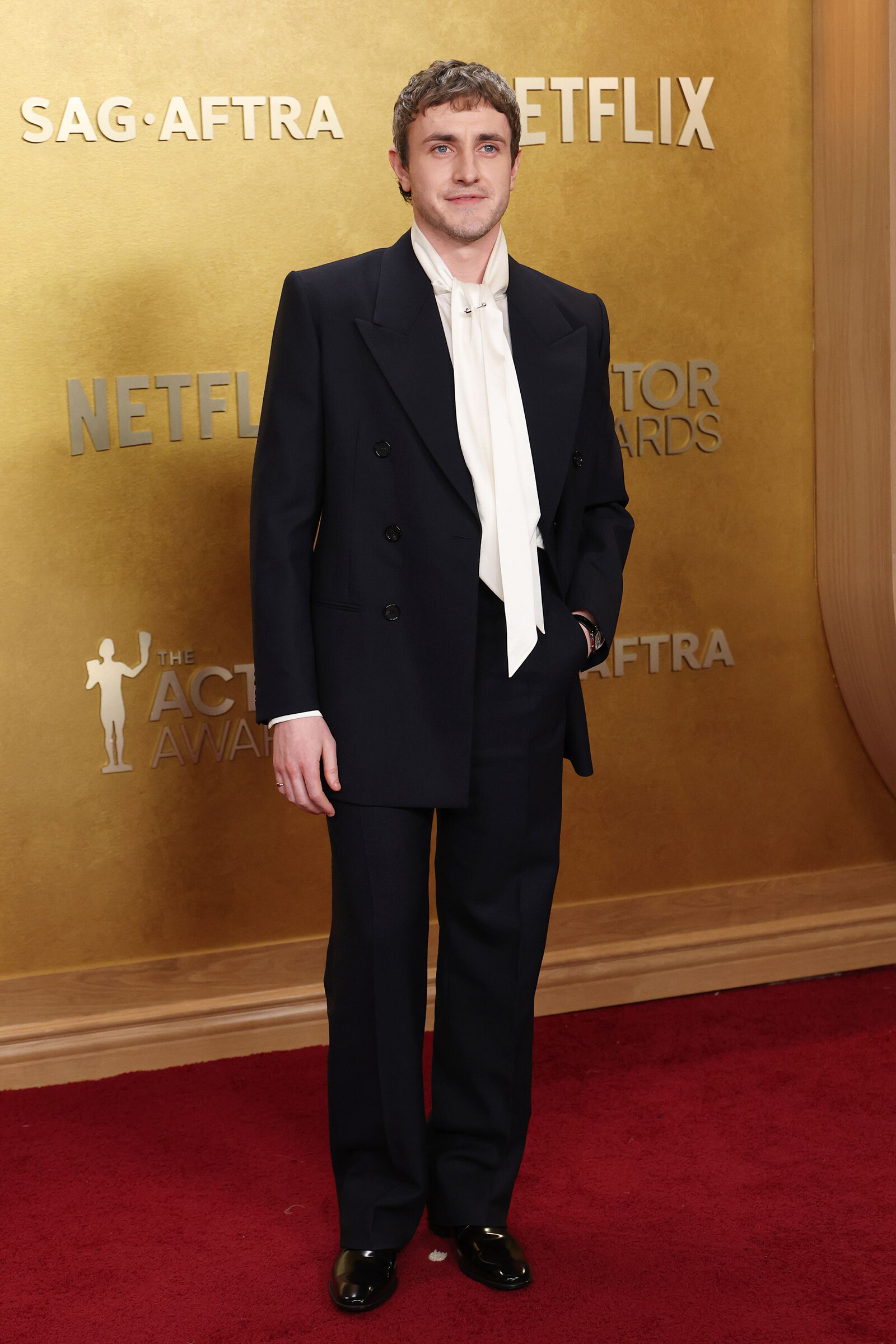 Пол Мескал в Saint Laurent