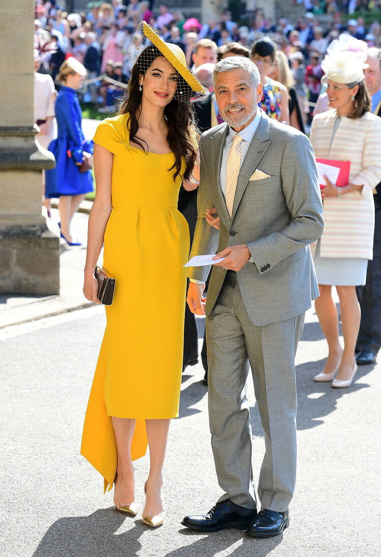 Джордж Клуни с женой Амалией Клуни на свадьбе принца Гарри и Меган Маркл, 2018
