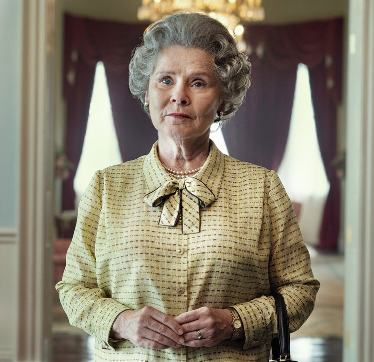 Имельда Стонтон в роли королевы Елизаветы II, кадр из сериала Netflix &laquo;Корона&raquo; 5-й сезон