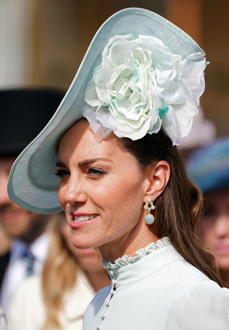 Кэтрин, герцогиня Кембриджская в Королевском саду в Букингемском дворце в Лондон, 25 мая 2022 года