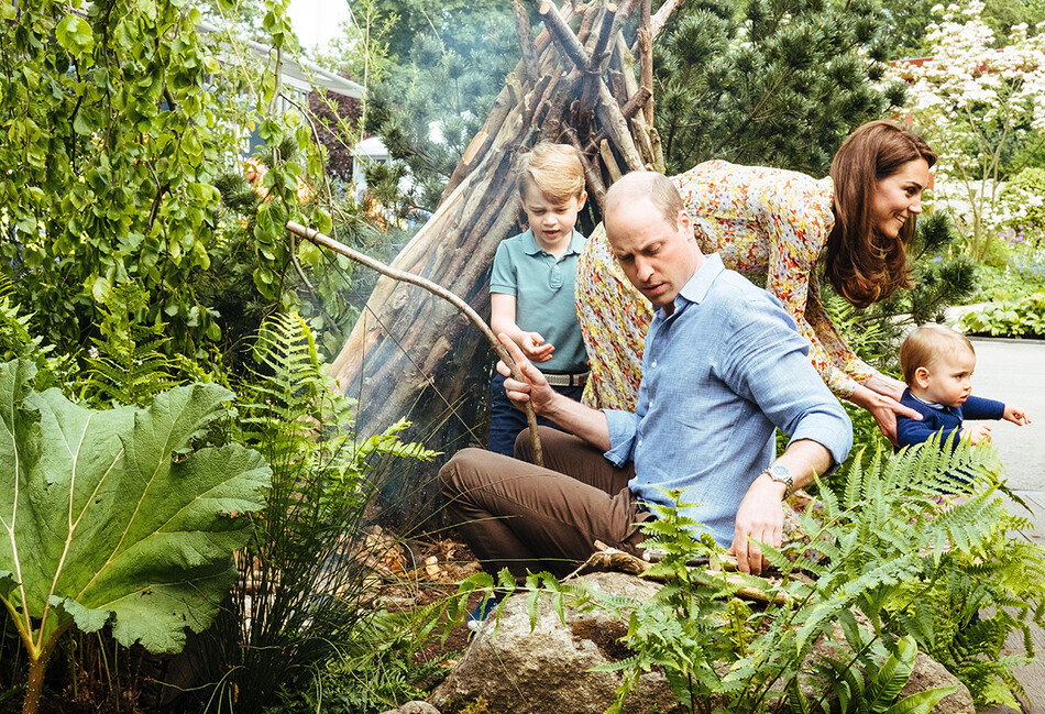 Принц Уильям и Кейт Миддлтон на природе с детьми