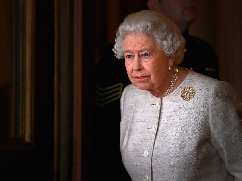 Елизавета II решила не приезжать в Лондон