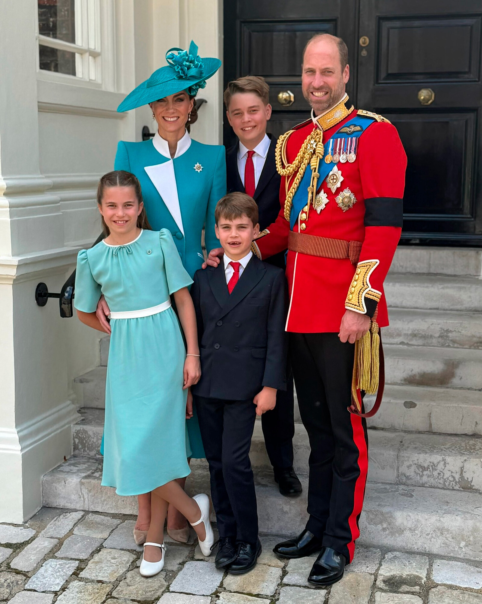 Принц Уильям и Кейт Миддлтон с детьми во время парада Trooping The Colour 2025 14 июня 2025 года в Лондоне, Англия