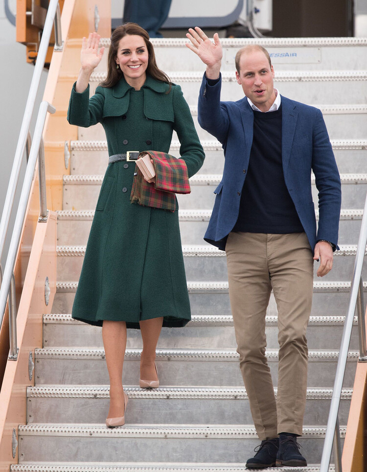 Принц Уильям и Кейт Миддлтон перекусили в аэропорту более чем на 300 000 рублей