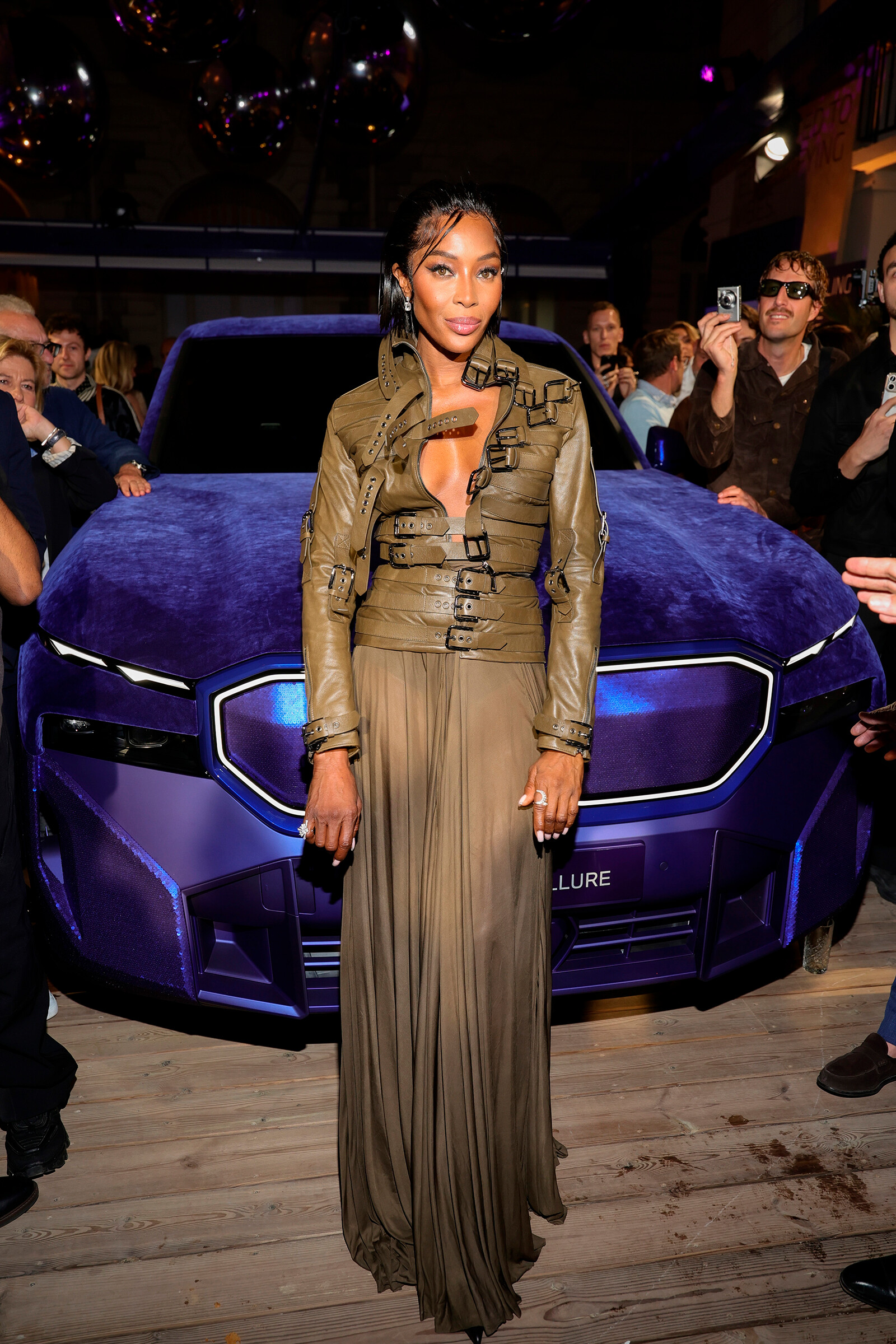 Наоми Кэмпбелл в Dolce &amp; Gabbana на вечеринке по случаю презентации BMW XM Mystique Allure