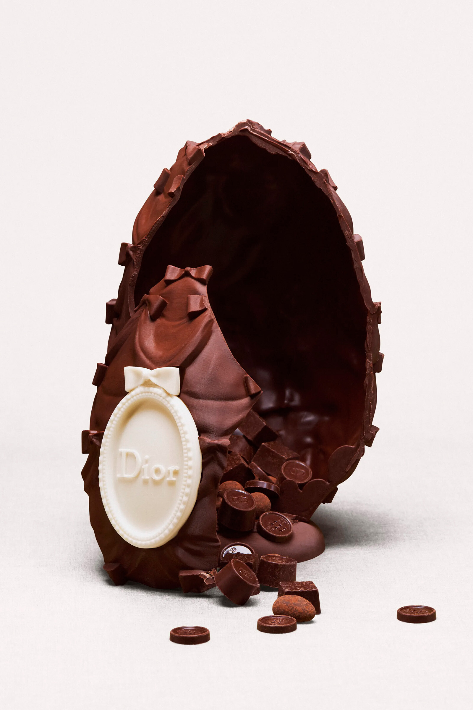 Dior выпустили лимитированную пасхальную коллекцию