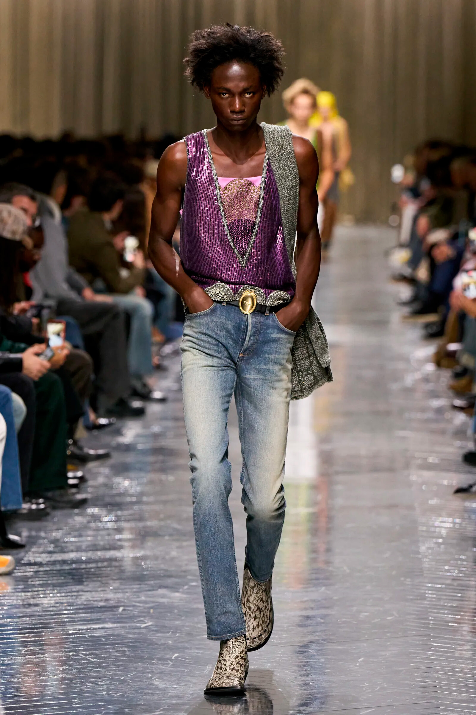 Fashion-abandoning-oversize-2026-002-Mainstyle.jpg