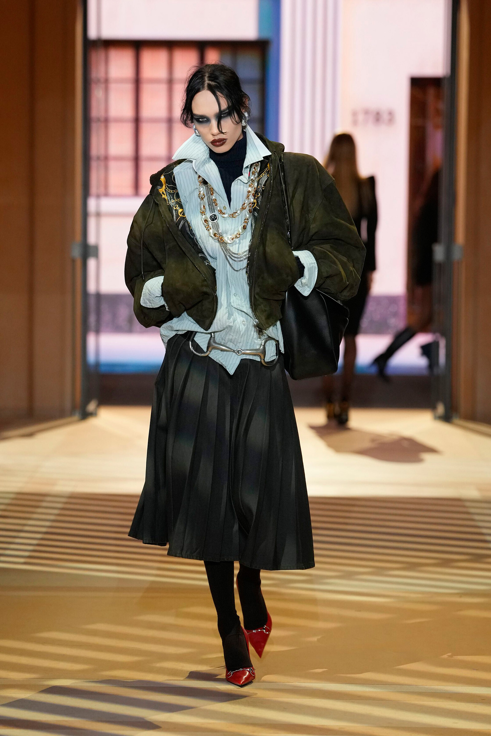 Gucci весна-лето 2027: Демна наконец нашёл свой путь