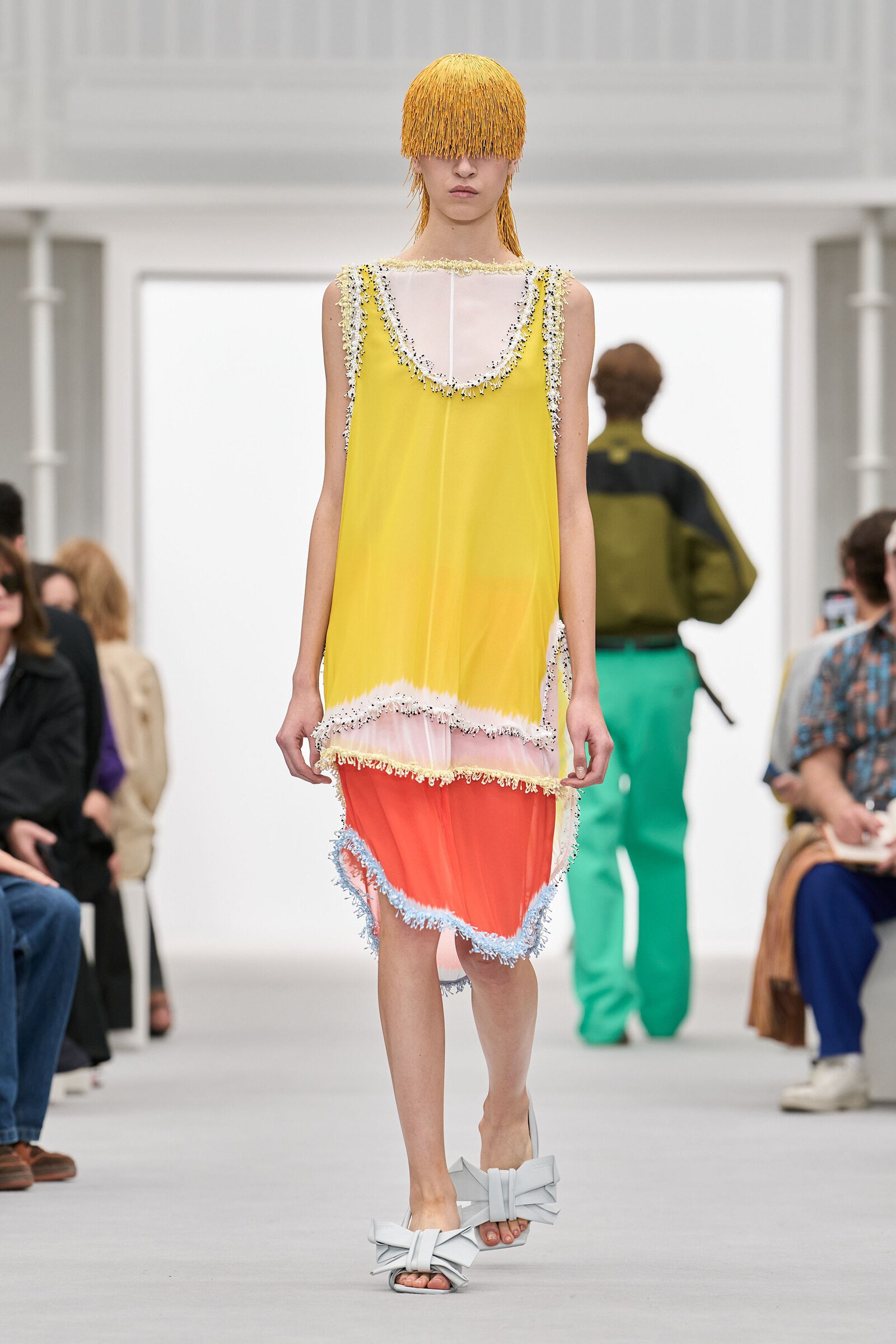 Loewe весна-лето 2027: новая глава бренда вышла проще и живее