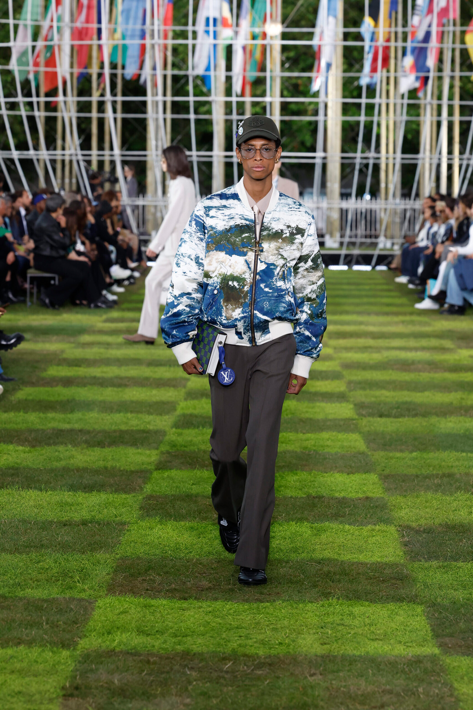Louis Vuitton весна-лето 2025 Menswear