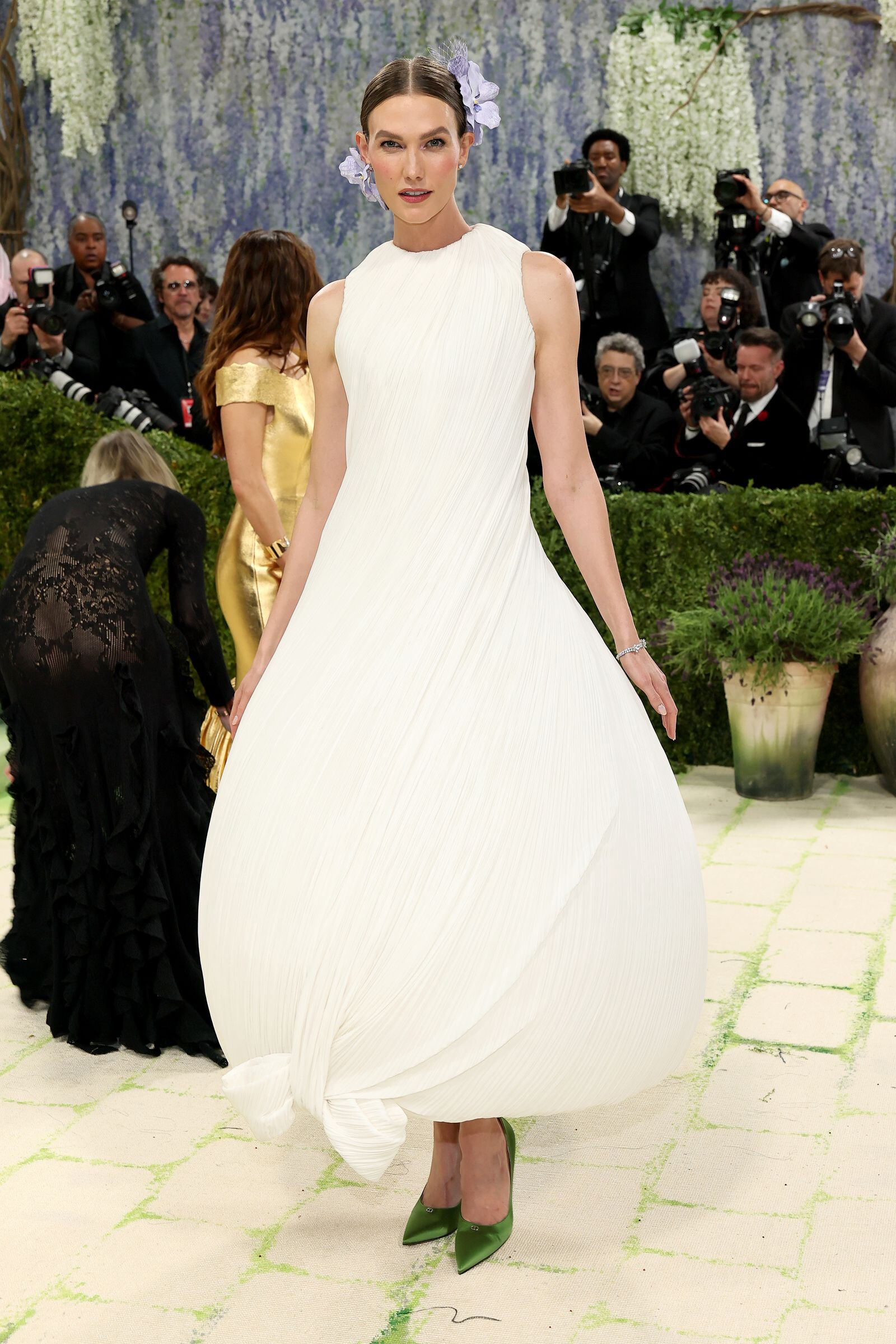 Карли Клосс в Dior Met Gala 2026