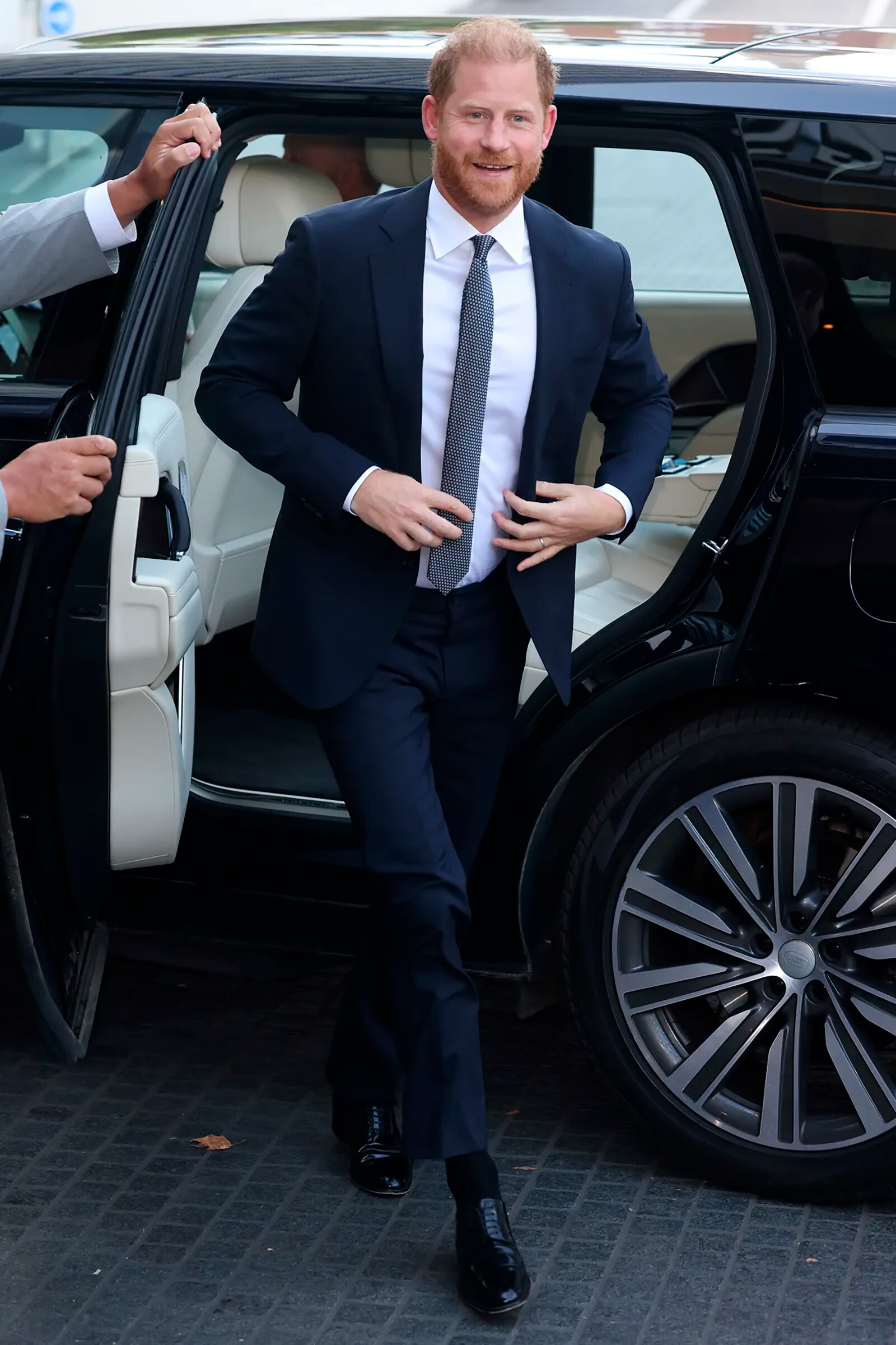 Принц Гарри столкнулся со сталкершей во время визита в Великобританию