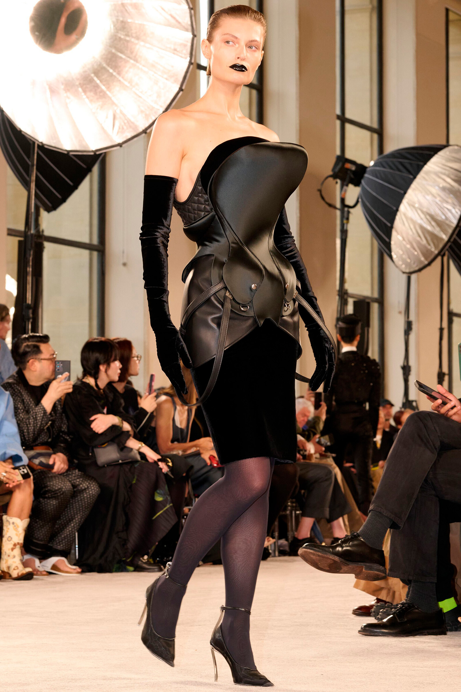 Schiaparelli Couture коллекция осень 2025