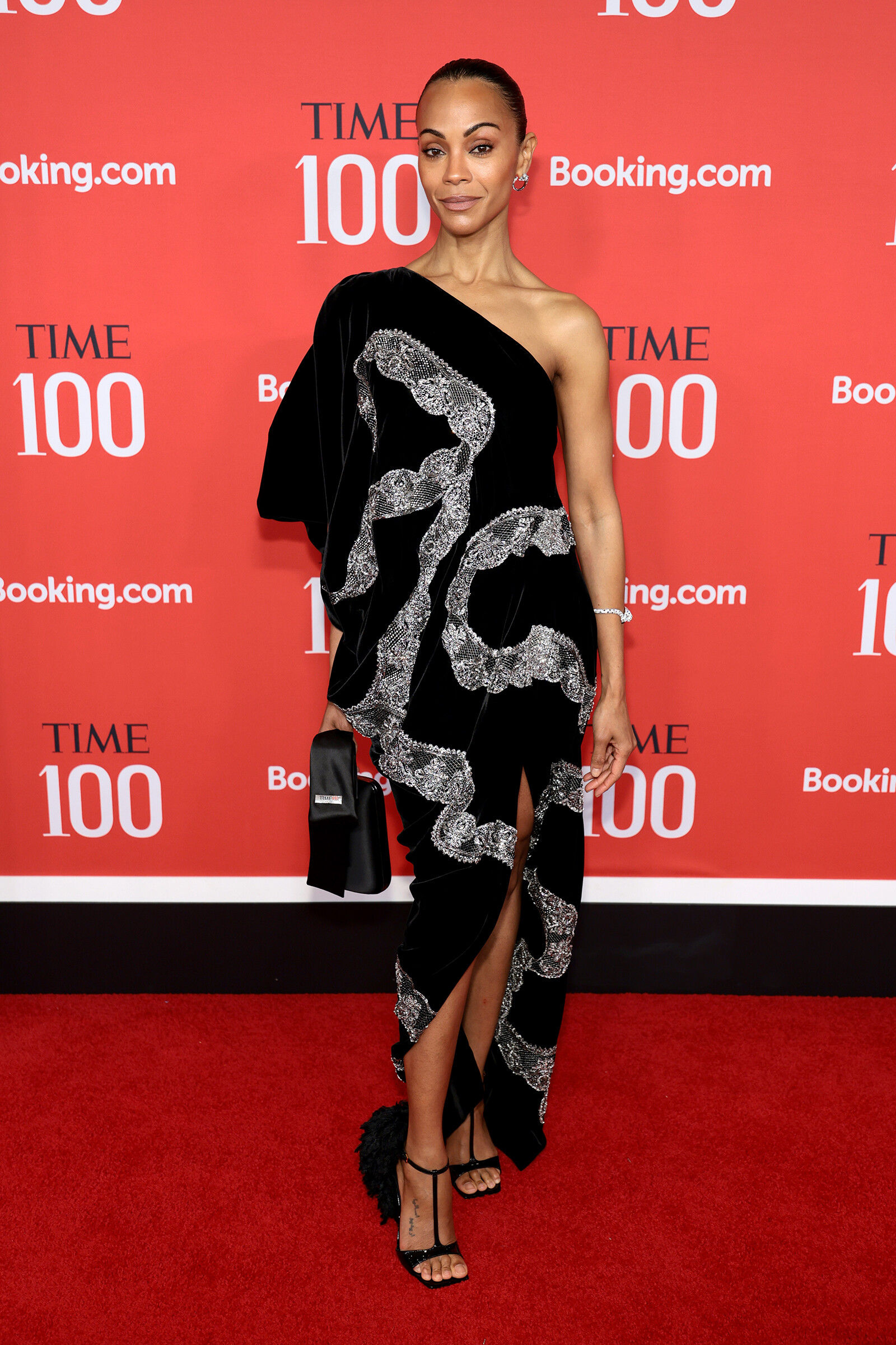 Зои Салданья в платье Givenchy