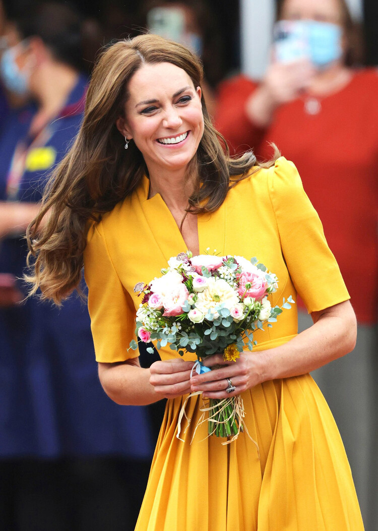 Кэтрин, принцесса Уэльская после посещения Королевской больницы графства Суррей 5 октября 2022 года в Гилфорде, Англия