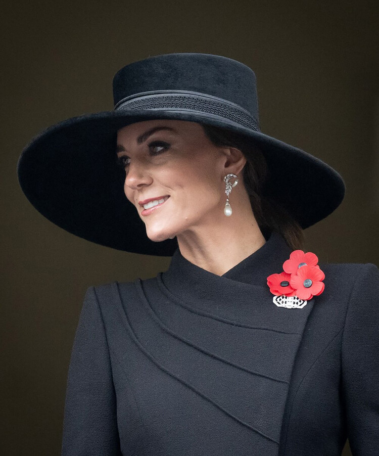 Кэтрин, принцесса Уэльская во время Национальной службы памяти в Кенотафе 13 ноября 2022 года в Лондоне, Англия