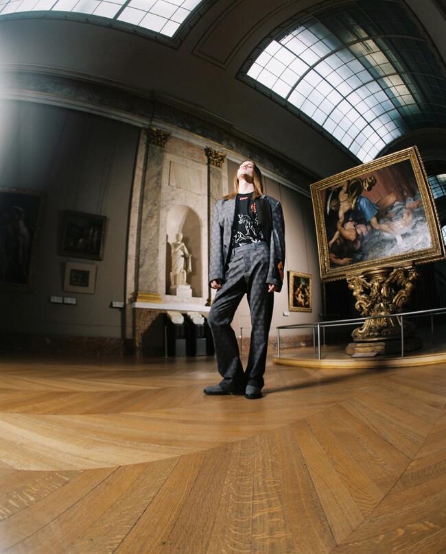 Off-White выпустил коллаборацию с Лувром в честь Леонардо да Винчи