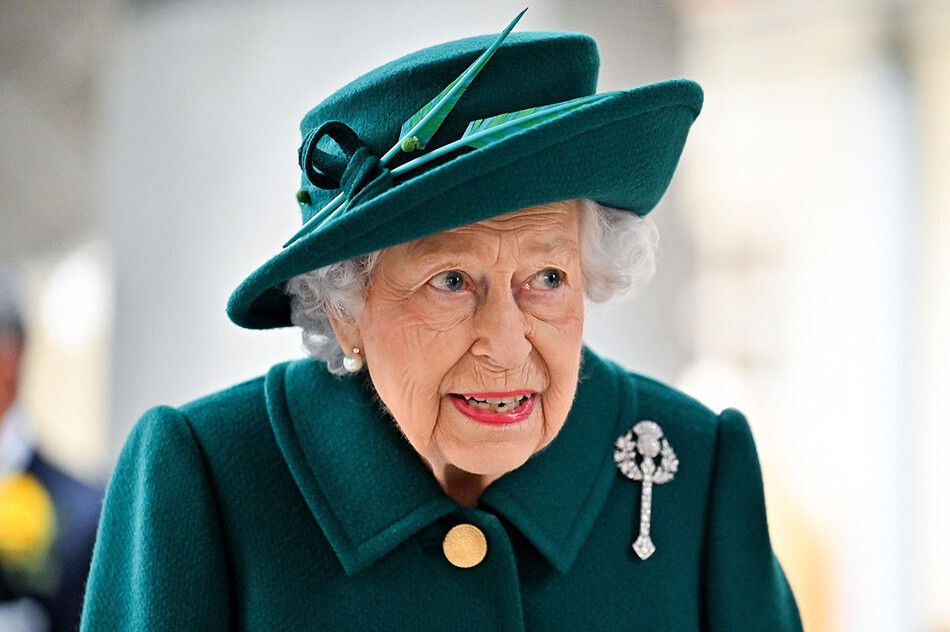 Елизавета II надела брошь с тайным смыслом на открытие парламента Шотландии