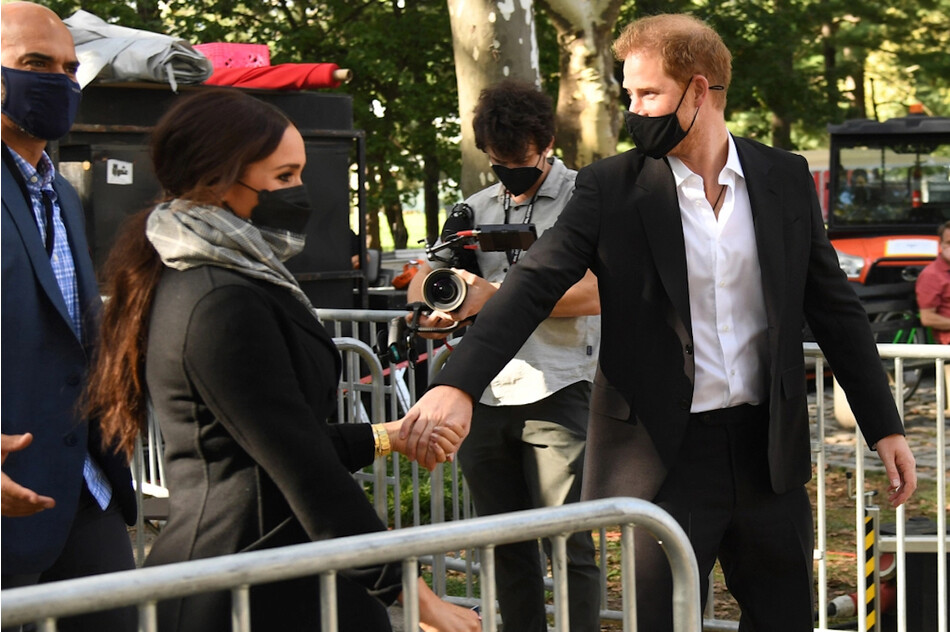 Принц Гарри и Меган Маркл были замечены в сопровождении оператора во время поездки в Нью-Йорк в сентябре, 2021