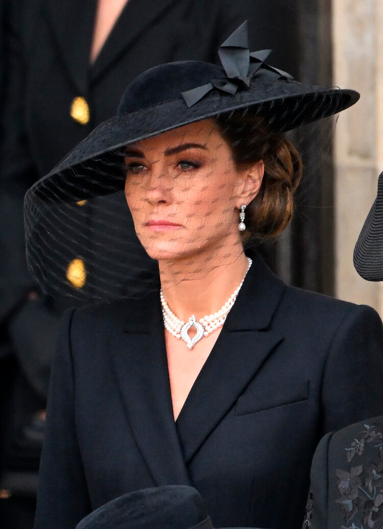Кэтрин, принцесса Уэльская, во время государственных похорон королевы Елизаветы II в Вестминстерском аббатстве 19 сентября 2022 года