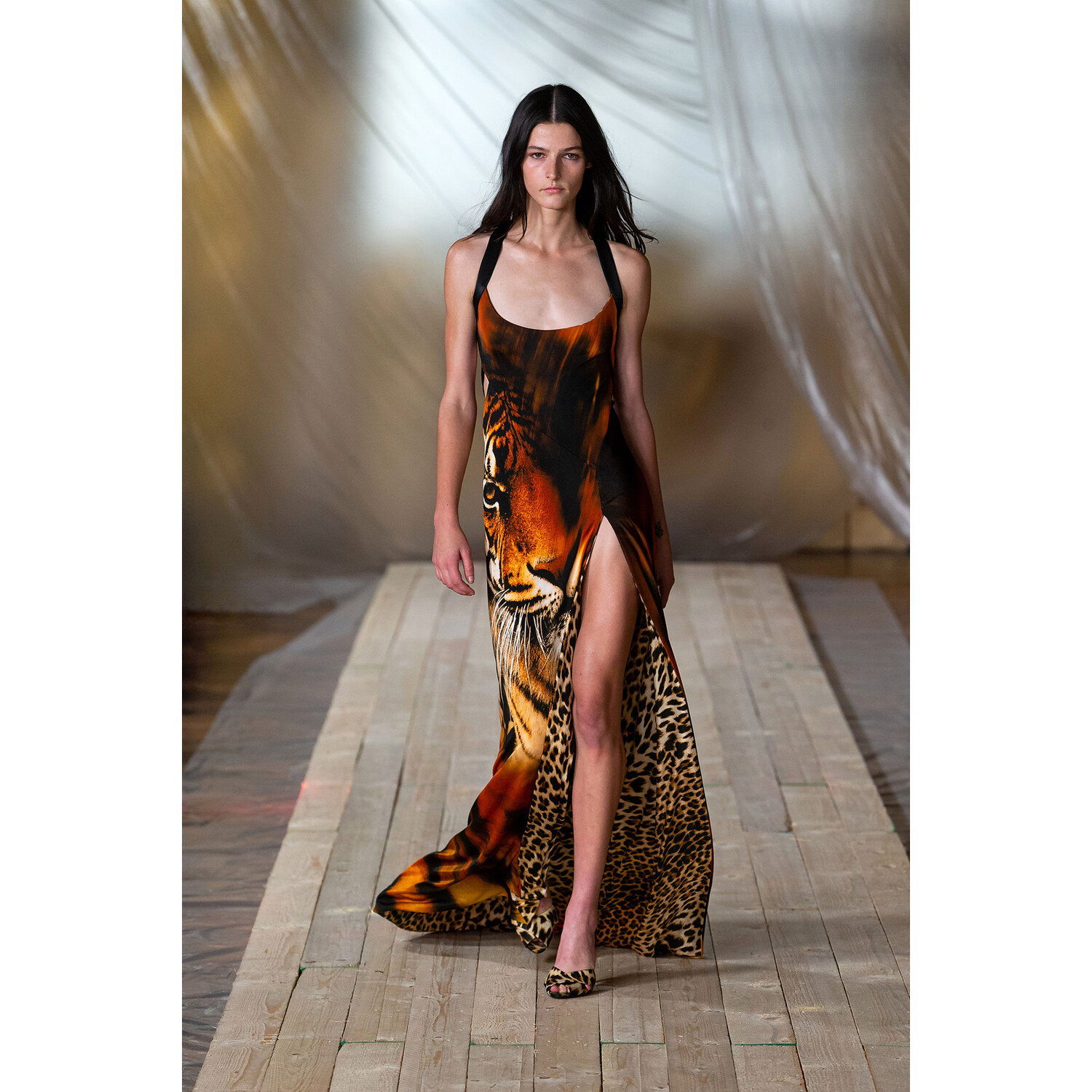 Фото Roberto Cavalli весна-лето 2022 / Roberto Cavalli Spring 2022 Ready-to-Wear collection