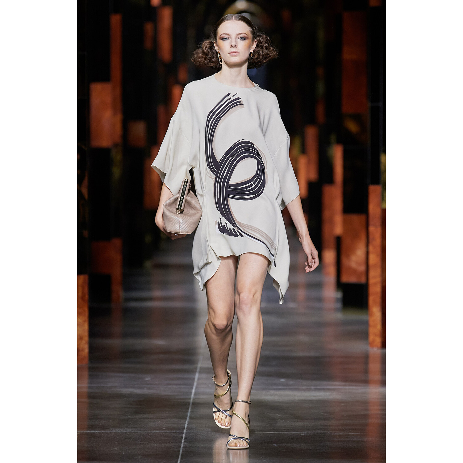 Фото Fendi весна-лето 2022 / Fendi Spring 2022 Ready-to-Wear collection
