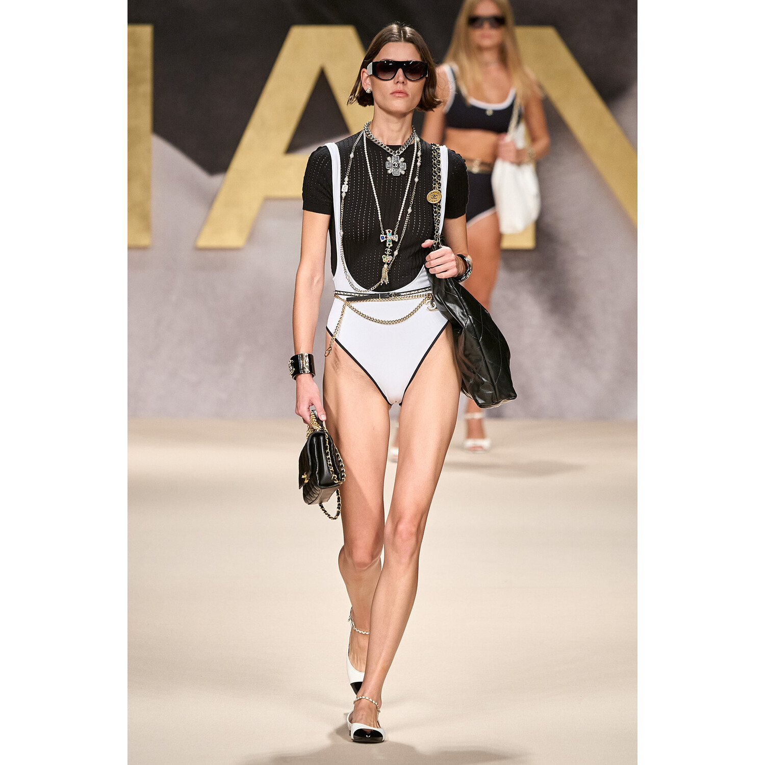 Фото Chanel весна-лето 2022 / Chanel Spring 2022 Ready-to-Wear collection