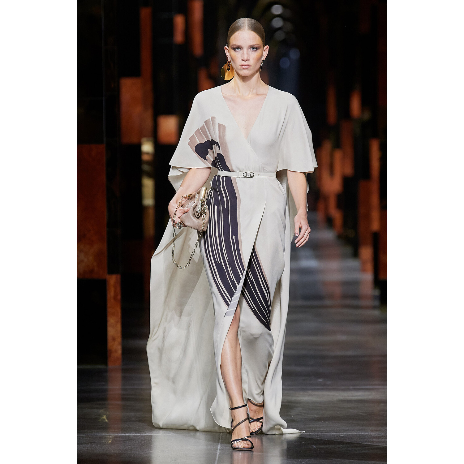 Фото Fendi весна-лето 2022 / Fendi Spring 2022 Ready-to-Wear collection