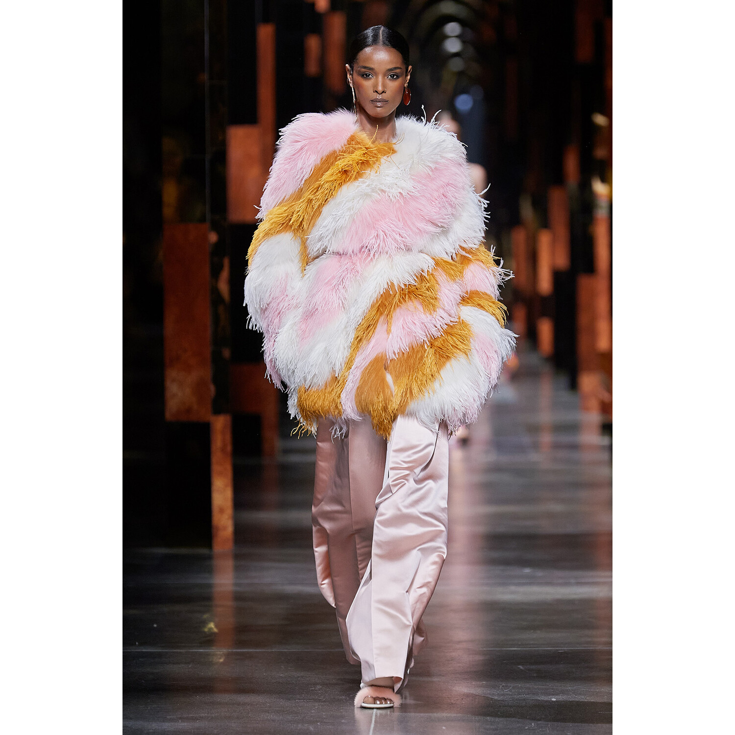 Фото Fendi весна-лето 2022 / Fendi Spring 2022 Ready-to-Wear collection