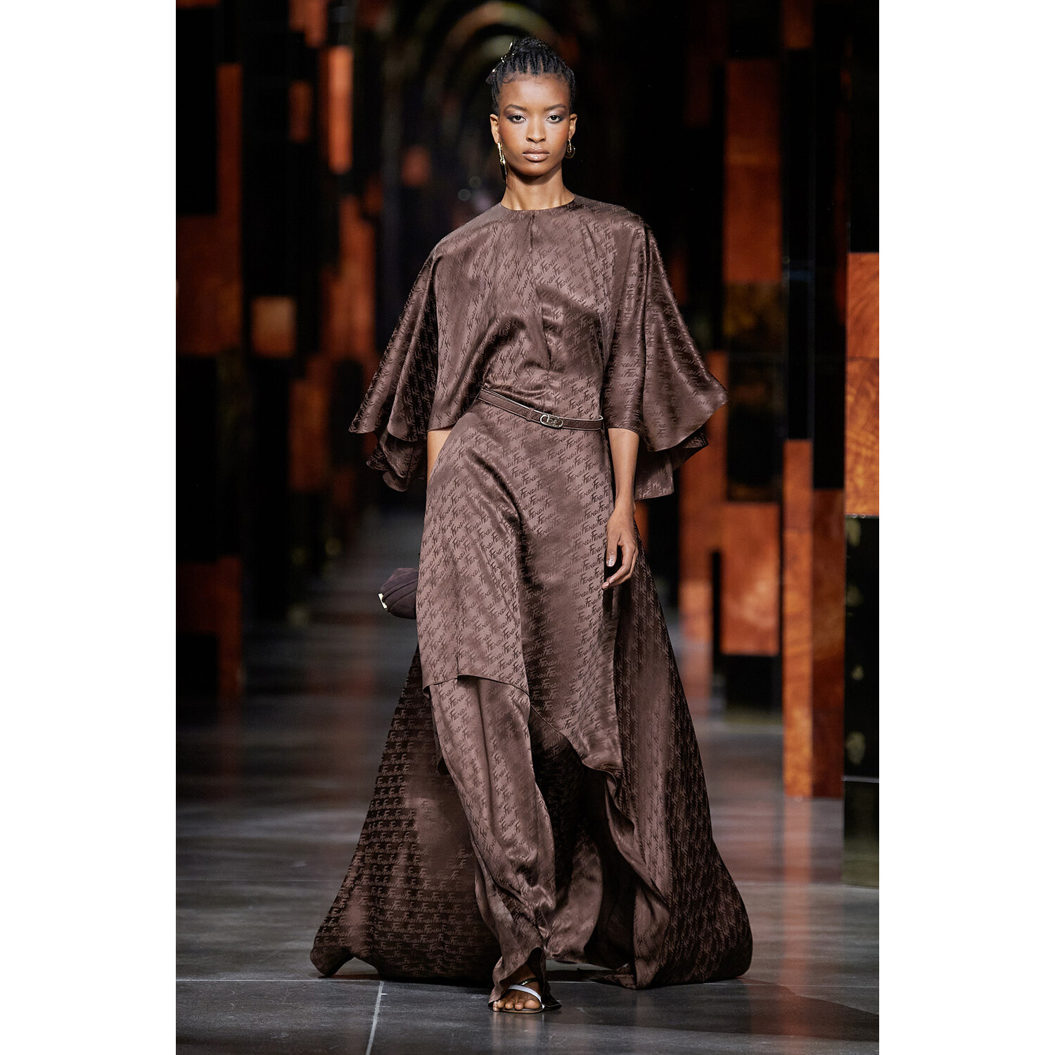 Фото Fendi весна-лето 2022 / Fendi Spring 2022 Ready-to-Wear collection