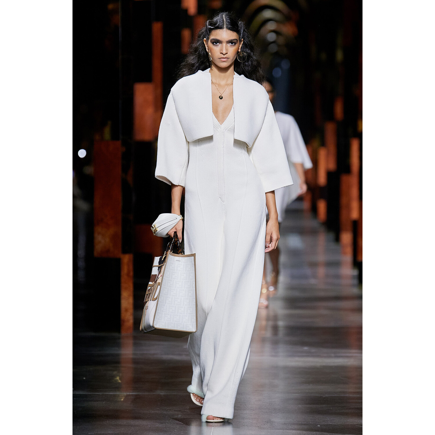 Фото Fendi весна-лето 2022 / Fendi Spring 2022 Ready-to-Wear collection