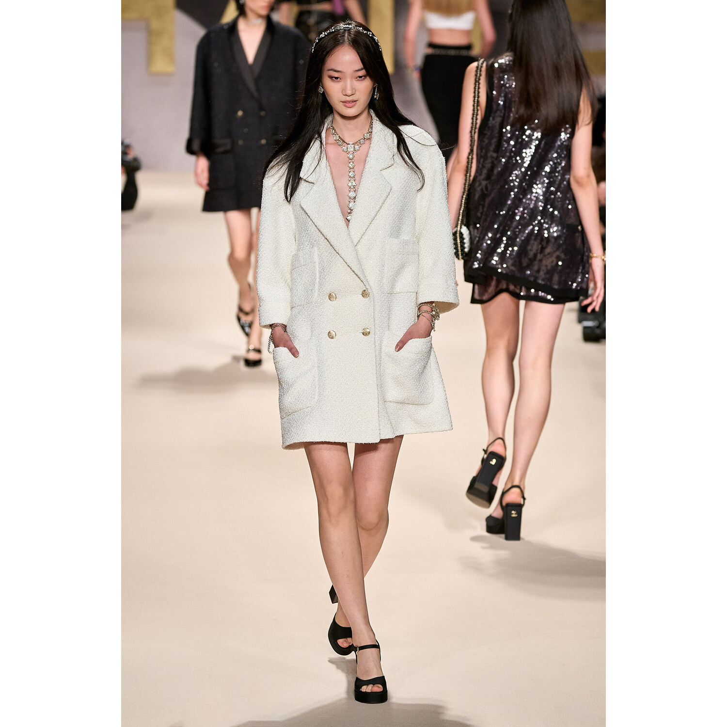 Фото Chanel весна-лето 2022 / Chanel Spring 2022 Ready-to-Wear collection