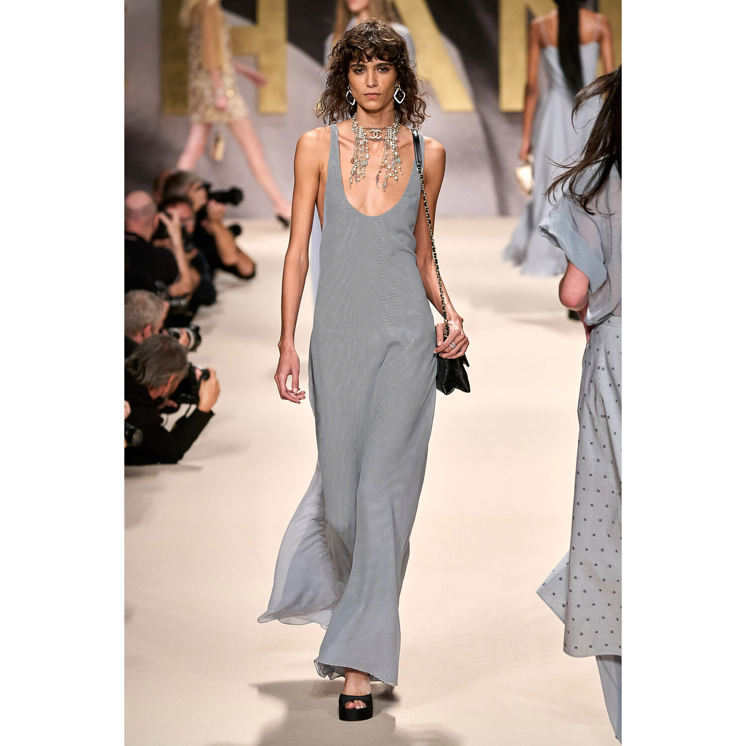 Фото Chanel весна-лето 2022 / Chanel Spring 2022 Ready-to-Wear collection