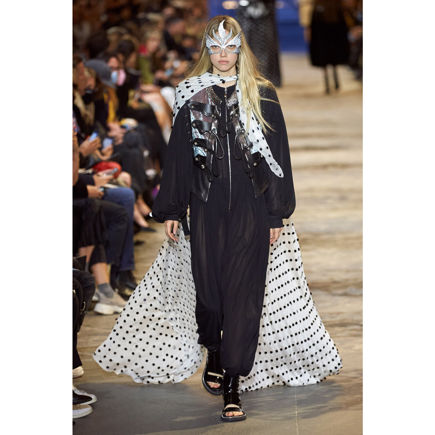 Фото Louis Vuitton весна-лето 2022 / Louis Vuitton Spring 2022 Ready-to-Wear collection