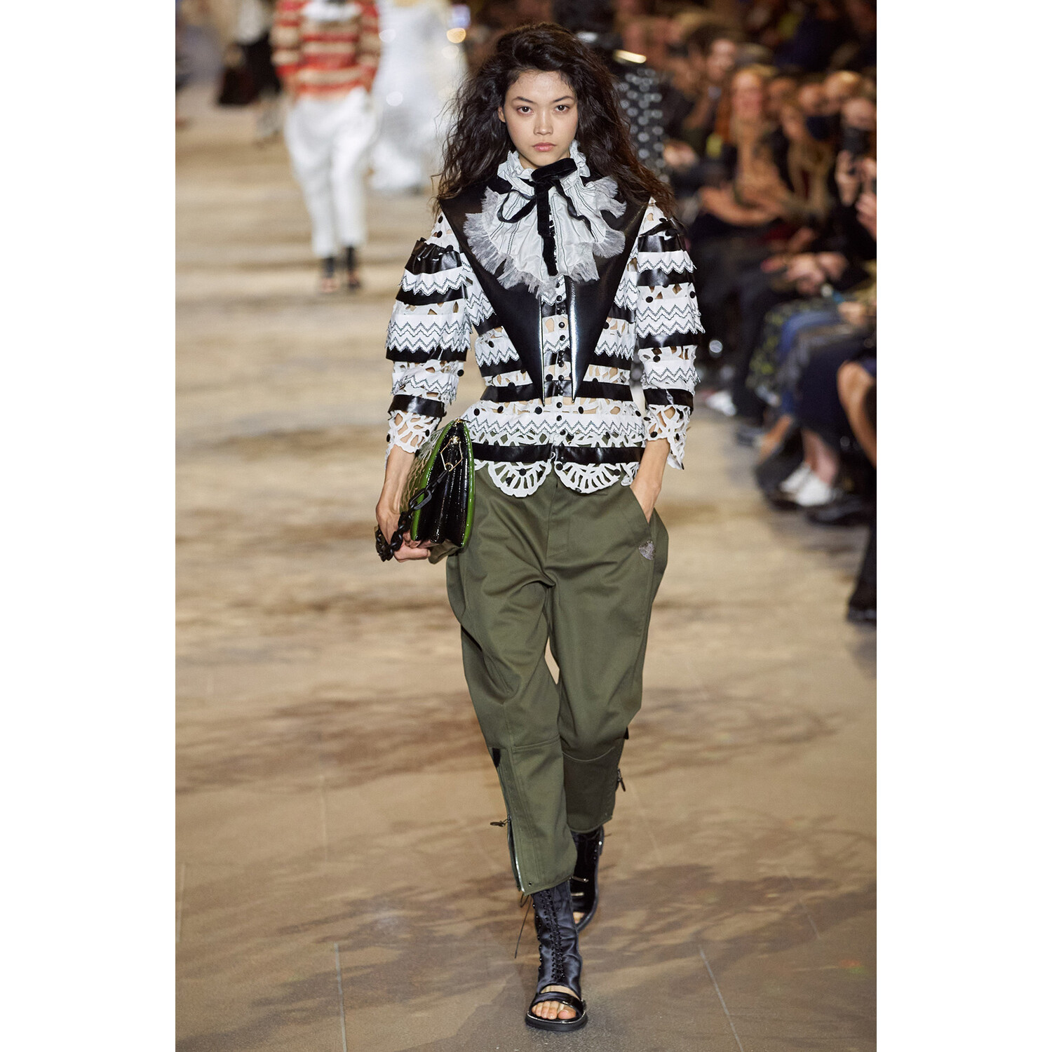 Фото Louis Vuitton весна-лето 2022 / Louis Vuitton Spring 2022 Ready-to-Wear collection