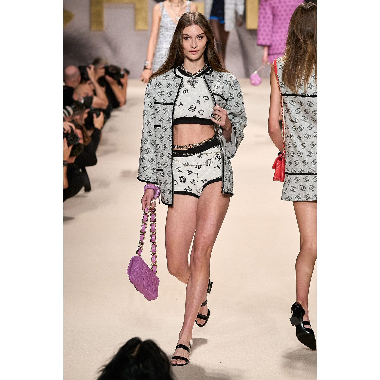 Фото Chanel весна-лето 2022 / Chanel Spring 2022 Ready-to-Wear collection