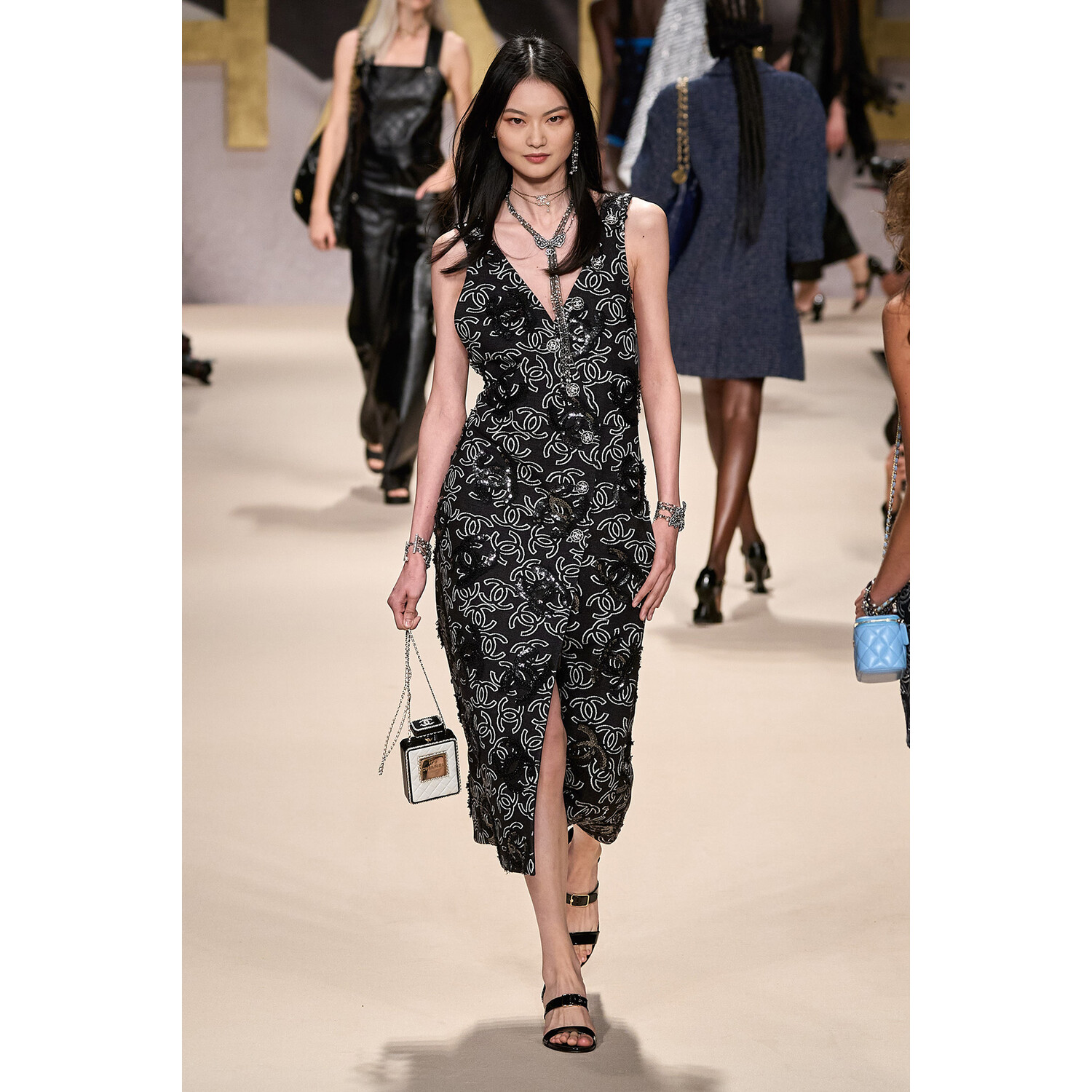 Фото Chanel весна-лето 2022 / Chanel Spring 2022 Ready-to-Wear collection