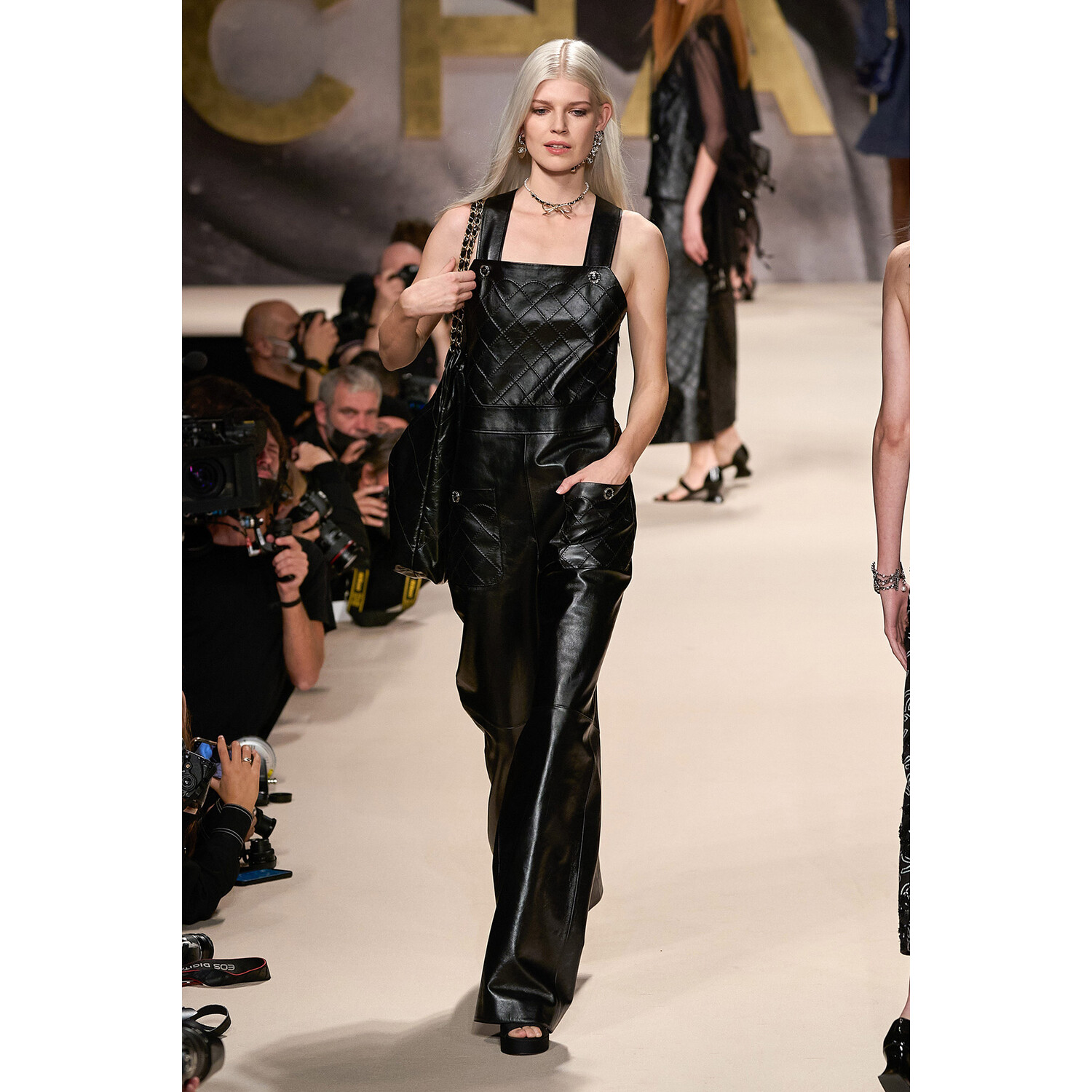 Фото Chanel весна-лето 2022 / Chanel Spring 2022 Ready-to-Wear collection