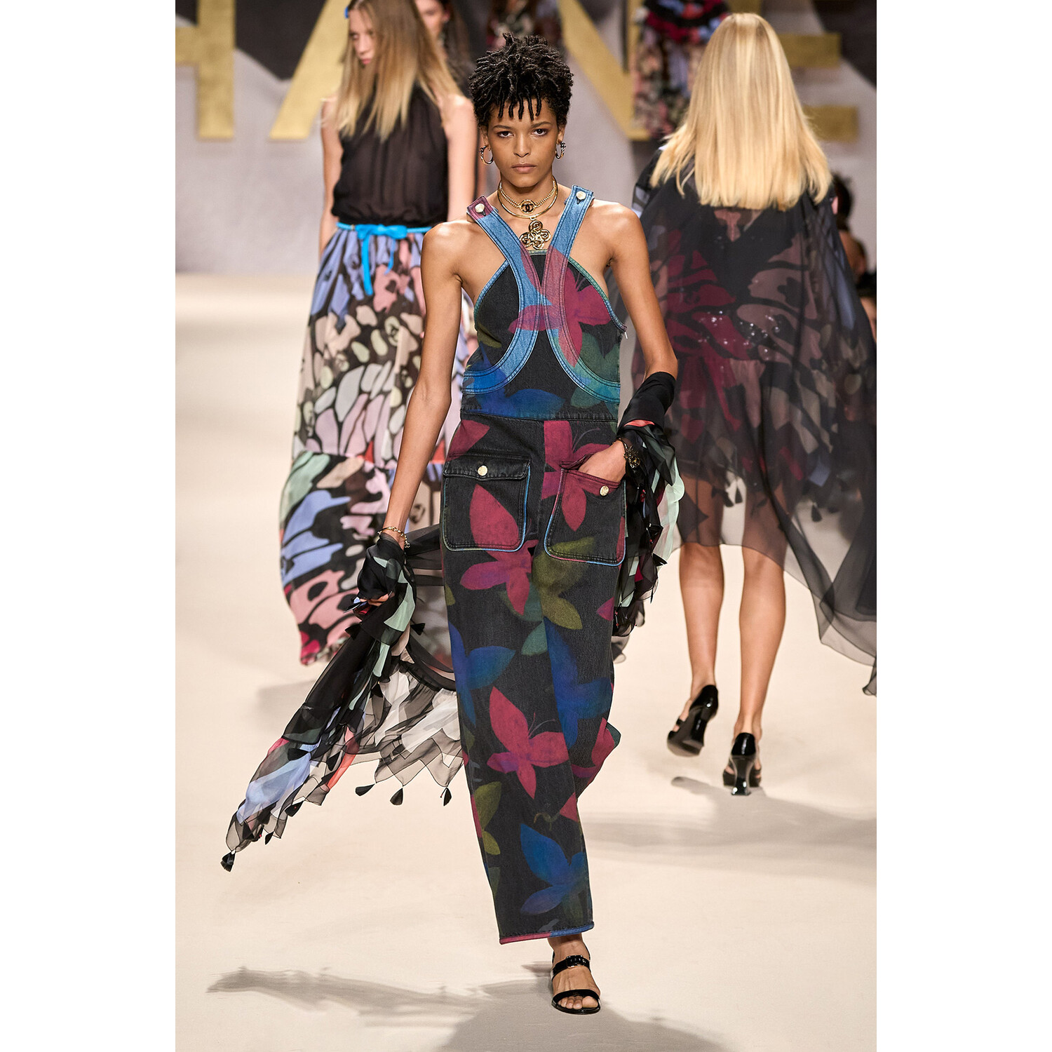 Фото Chanel весна-лето 2022 / Chanel Spring 2022 Ready-to-Wear collection