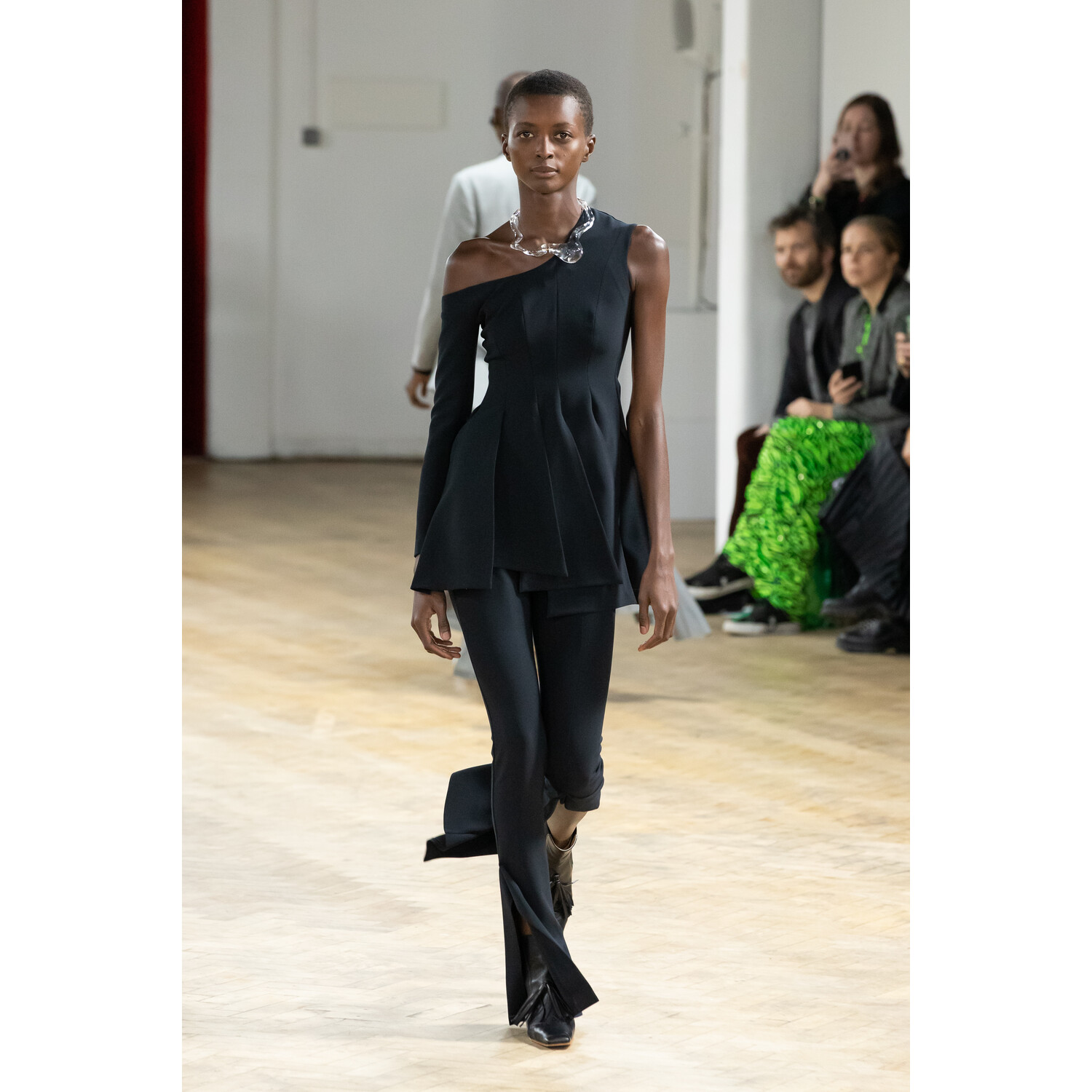 Фото A.W.A.K.E. MODE Fall 2020 Ready-to-Wear / A.W.A.K.E. MODE осень 2020 / Неделя моды в Лондоне
