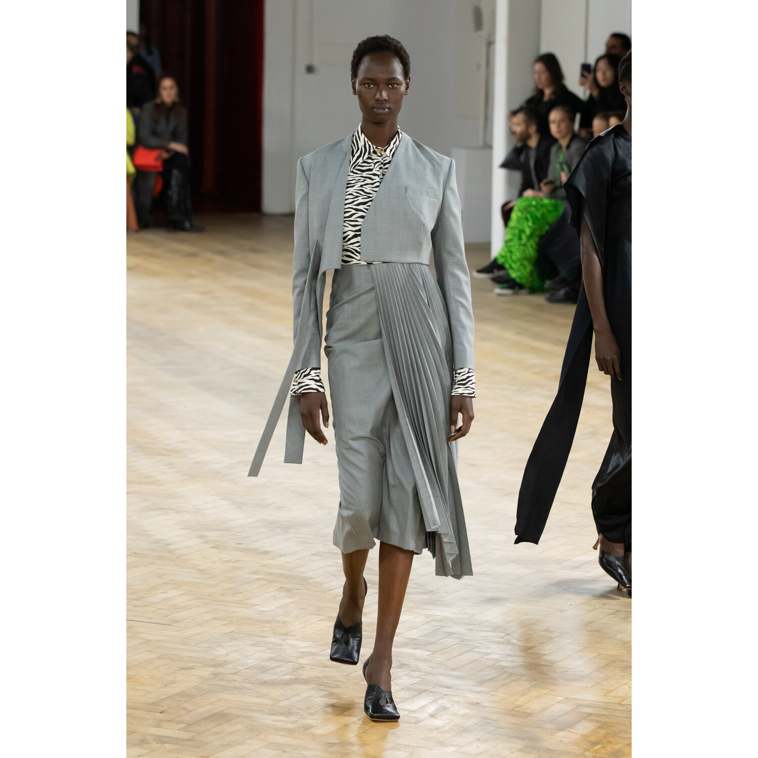 Фото A.W.A.K.E. MODE Fall 2020 Ready-to-Wear / A.W.A.K.E. MODE осень 2020 / Неделя моды в Лондоне
